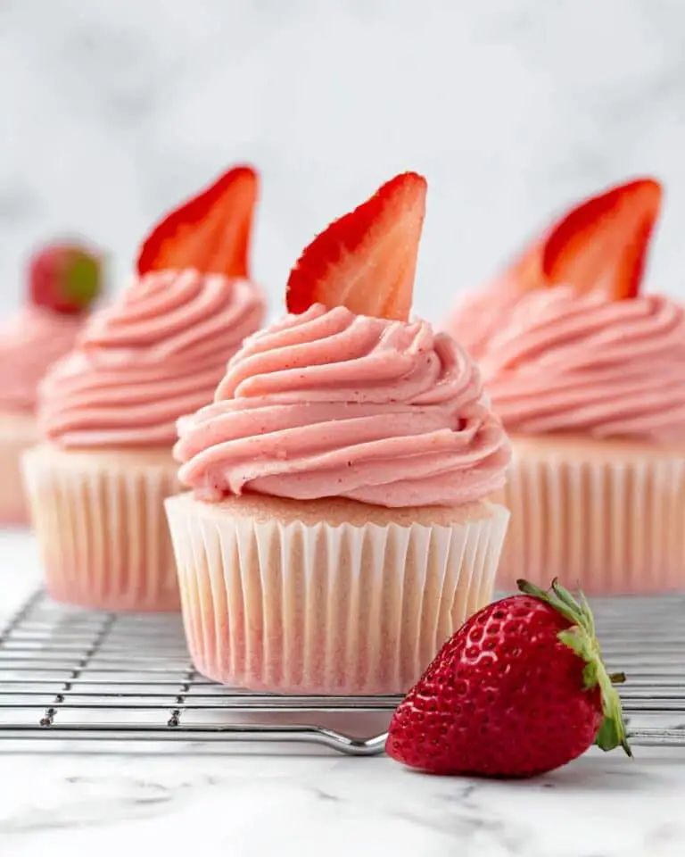 Strawberry Cupcakes with Fresh Strawberry Frosting Recipe