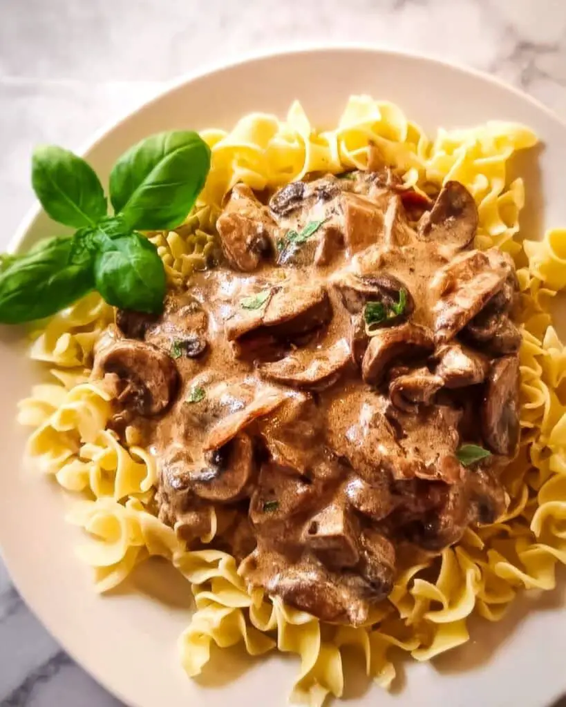 Easy Slow Cooker Beef Stroganoff with Mushrooms and Cream Cheese Recipe