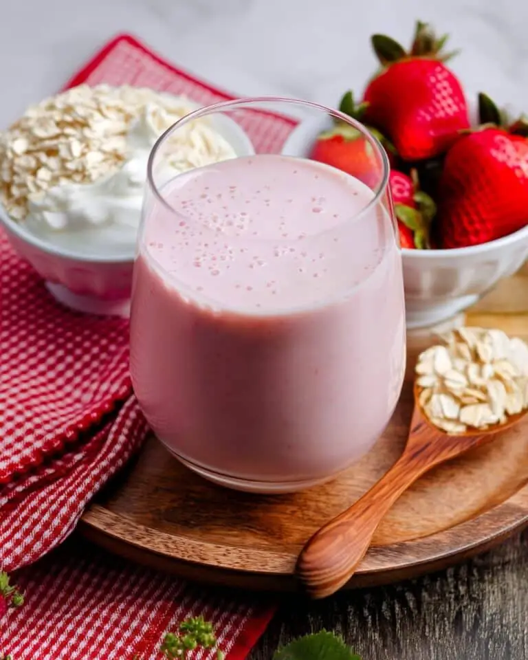 Strawberry Banana Oatmeal Smoothie Recipe